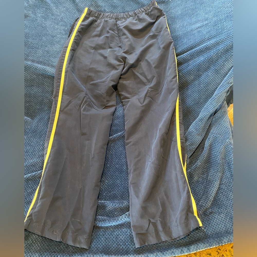 Three Hearts Lined Jogging Suit. Navy and Yellow. Sz Medium - Picture 7 of 10
